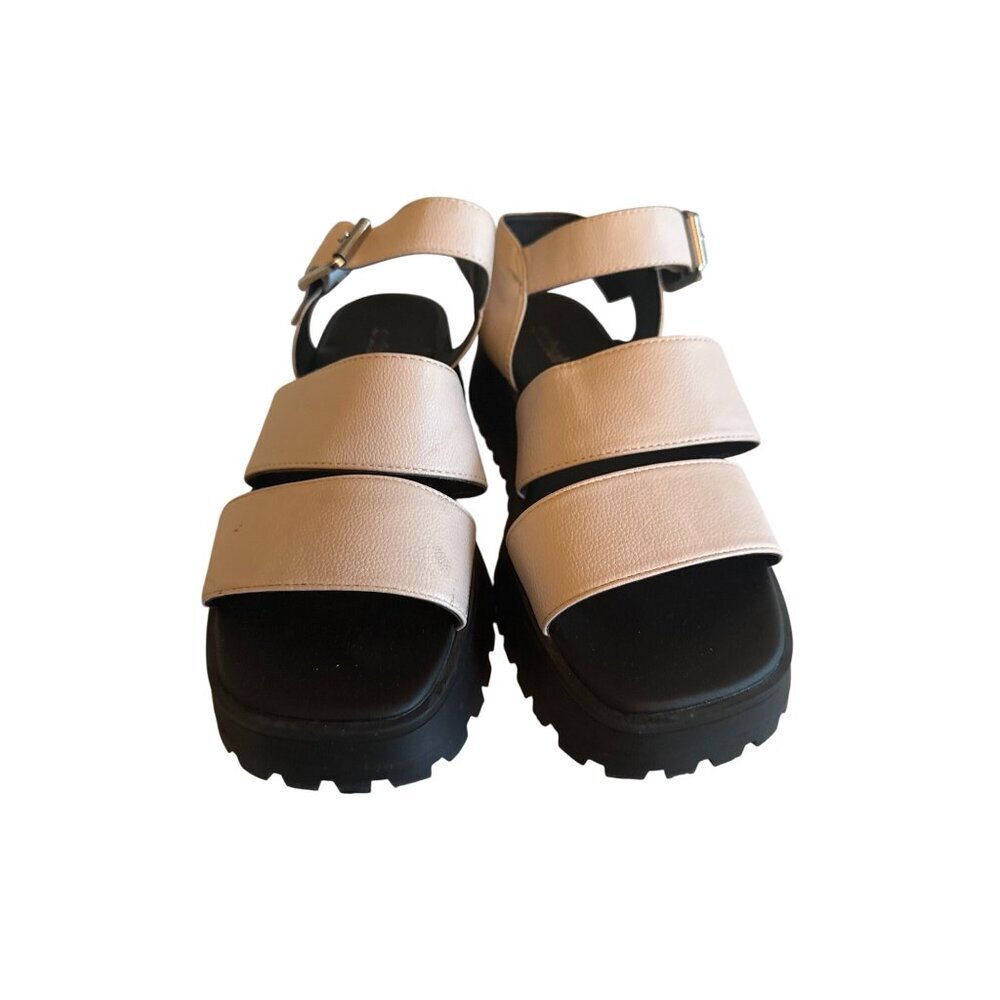 Schuh Vegan Friendly Womens Platform Sandals White With Buckle Straps Size 9